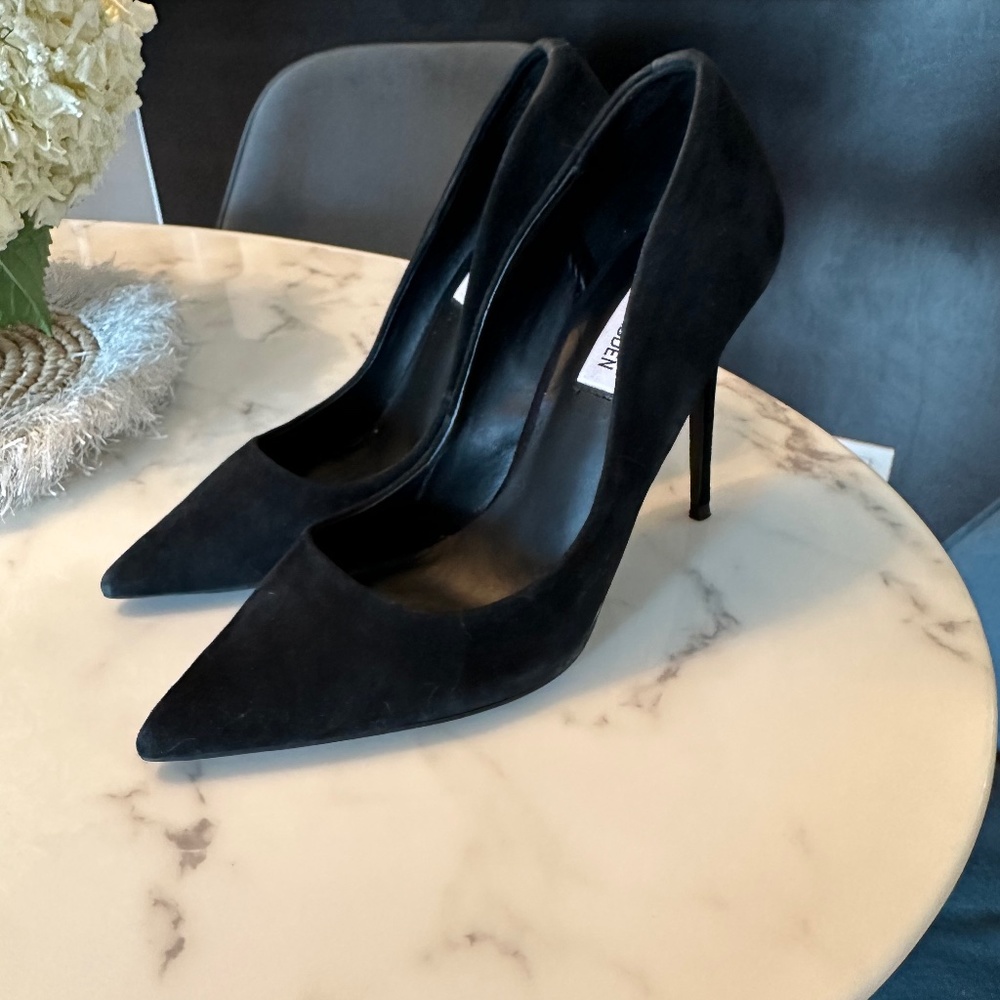 Black Steve Madden Pumps